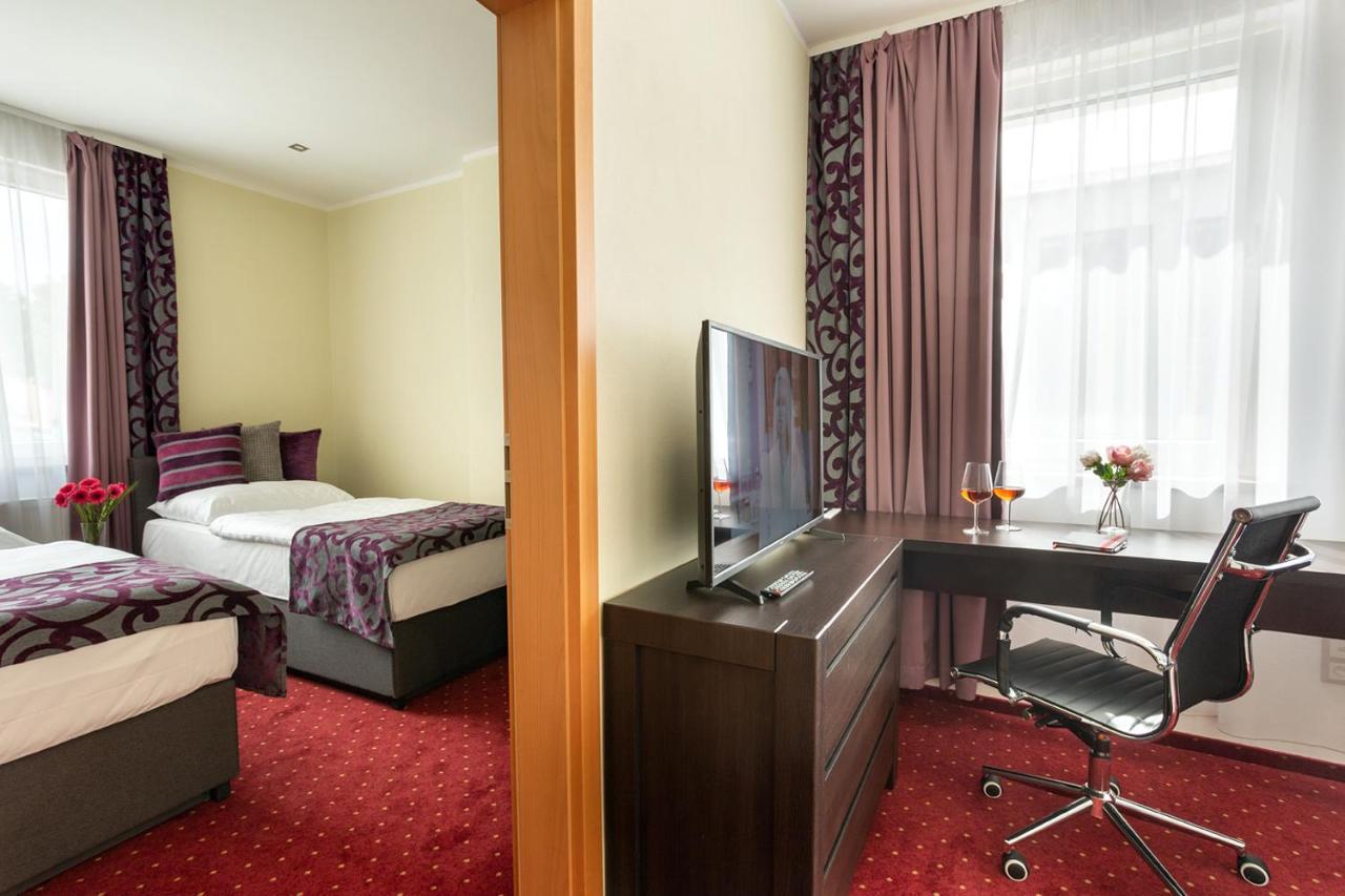 Hotel Na Vyvoji Влашим Экстерьер фото